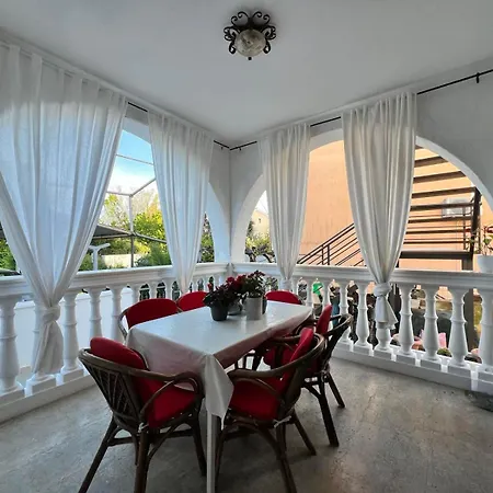 Tigo - 2 Bedrooms, 2 Bathrooms, Terrace And Big Garden Fazana