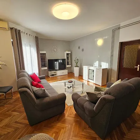 Tigo - 2 Bedrooms, 2 Bathrooms, Terrace And Big Garden